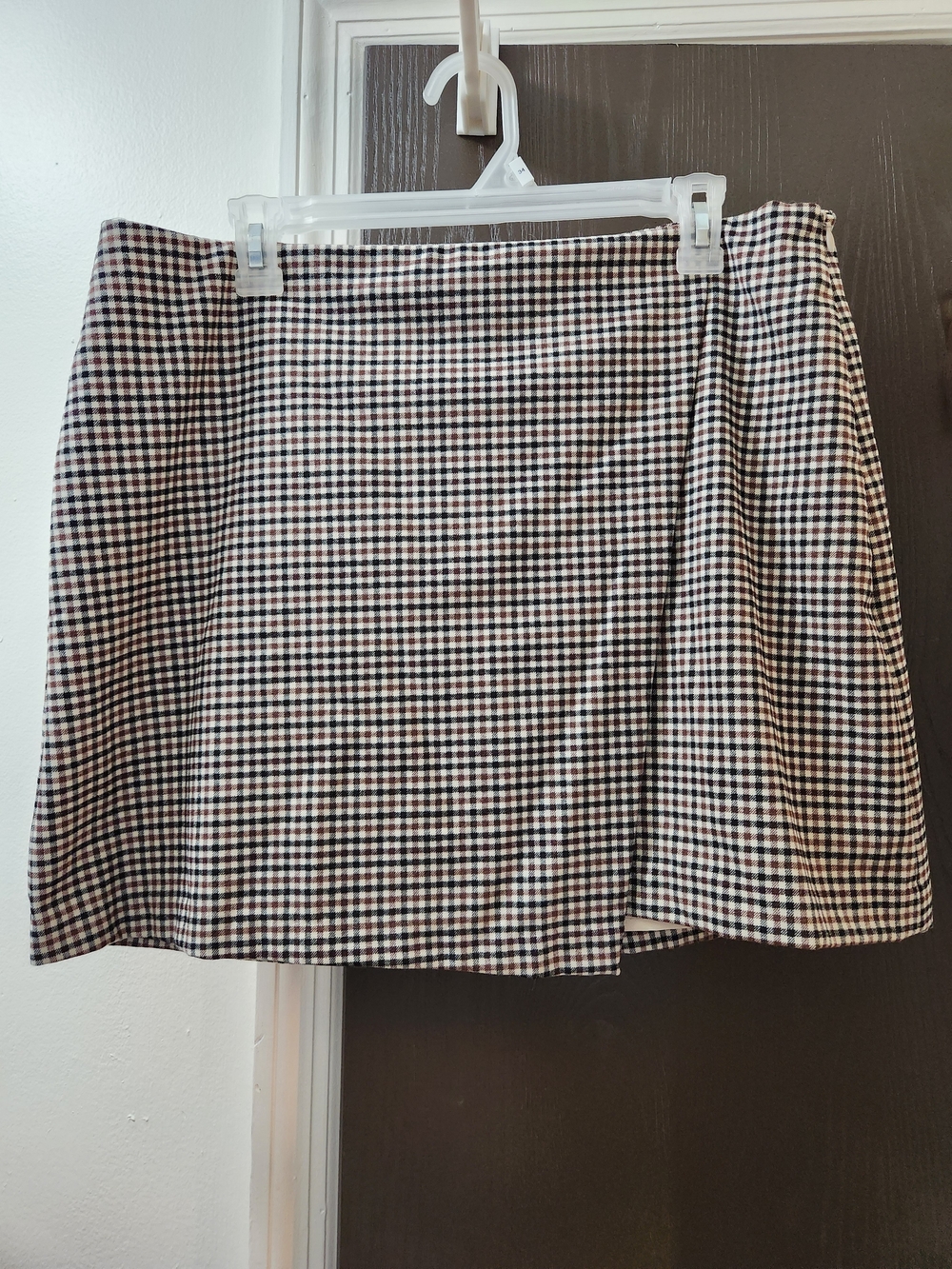 Old Navy Black, Cream  And Brown Plaid Mini Skirt